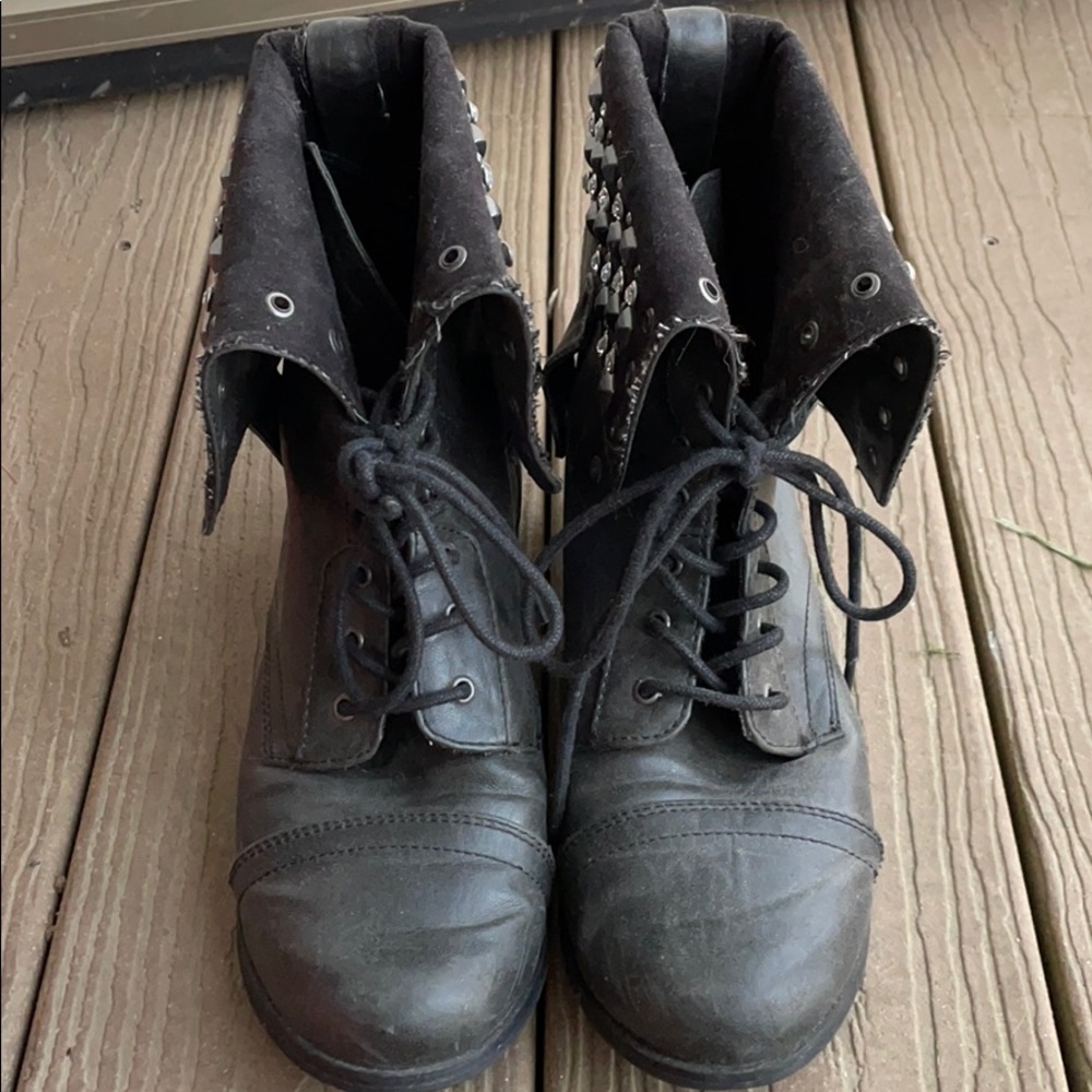 Not rated combat boots
